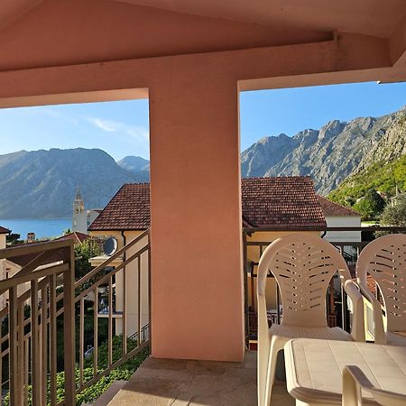 Ferienwohnung Modern Seaside Escape - Stunning Sea View - Private & Stylish Kotor Exterior foto
