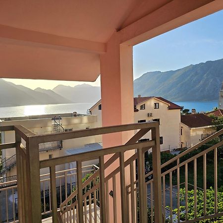 Ferienwohnung Modern Seaside Escape - Stunning Sea View - Private & Stylish Kotor Exterior foto
