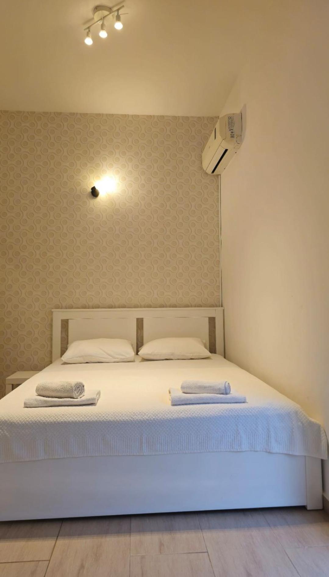 Ferienwohnung Modern Seaside Escape - Stunning Sea View - Private & Stylish Kotor Exterior foto