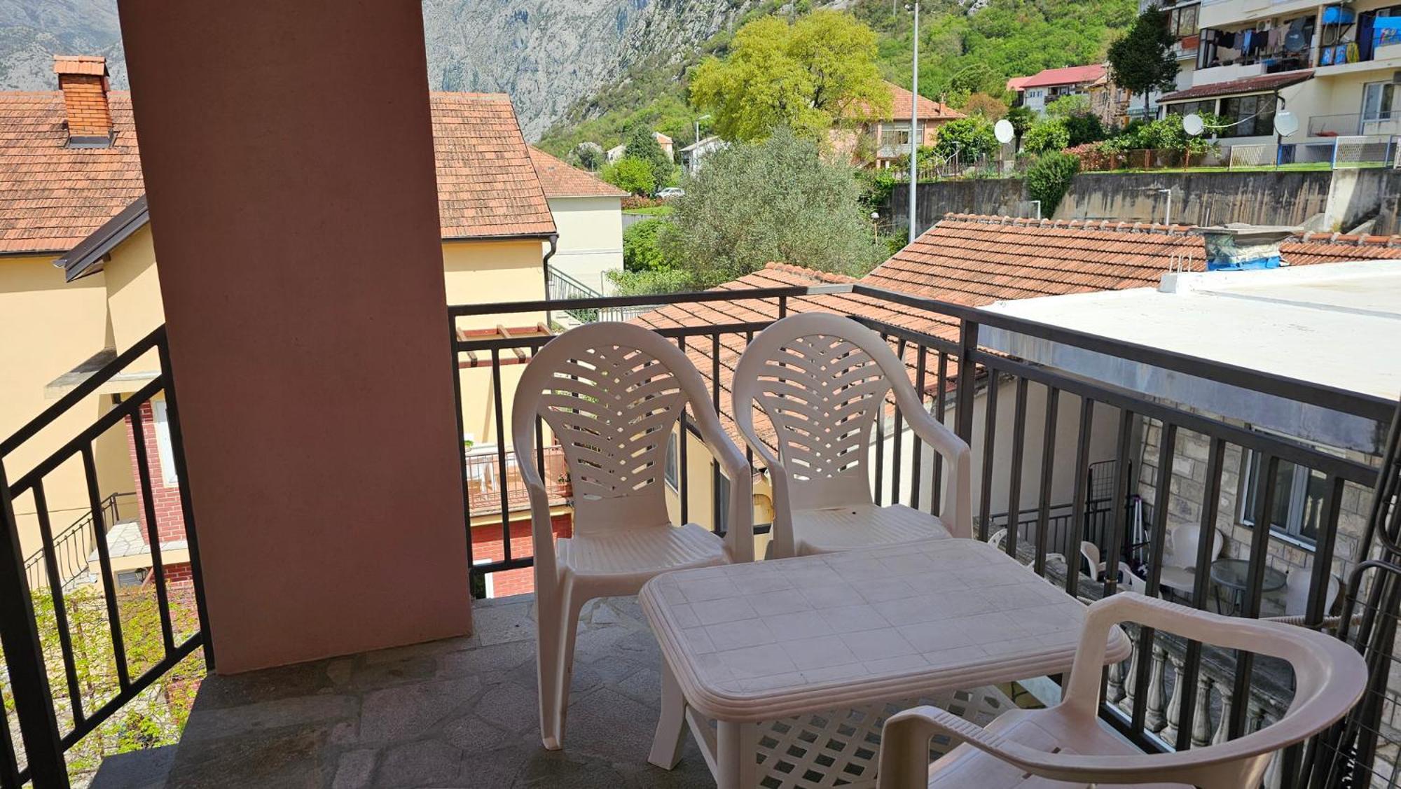 Ferienwohnung Modern Seaside Escape - Stunning Sea View - Private & Stylish Kotor Exterior foto