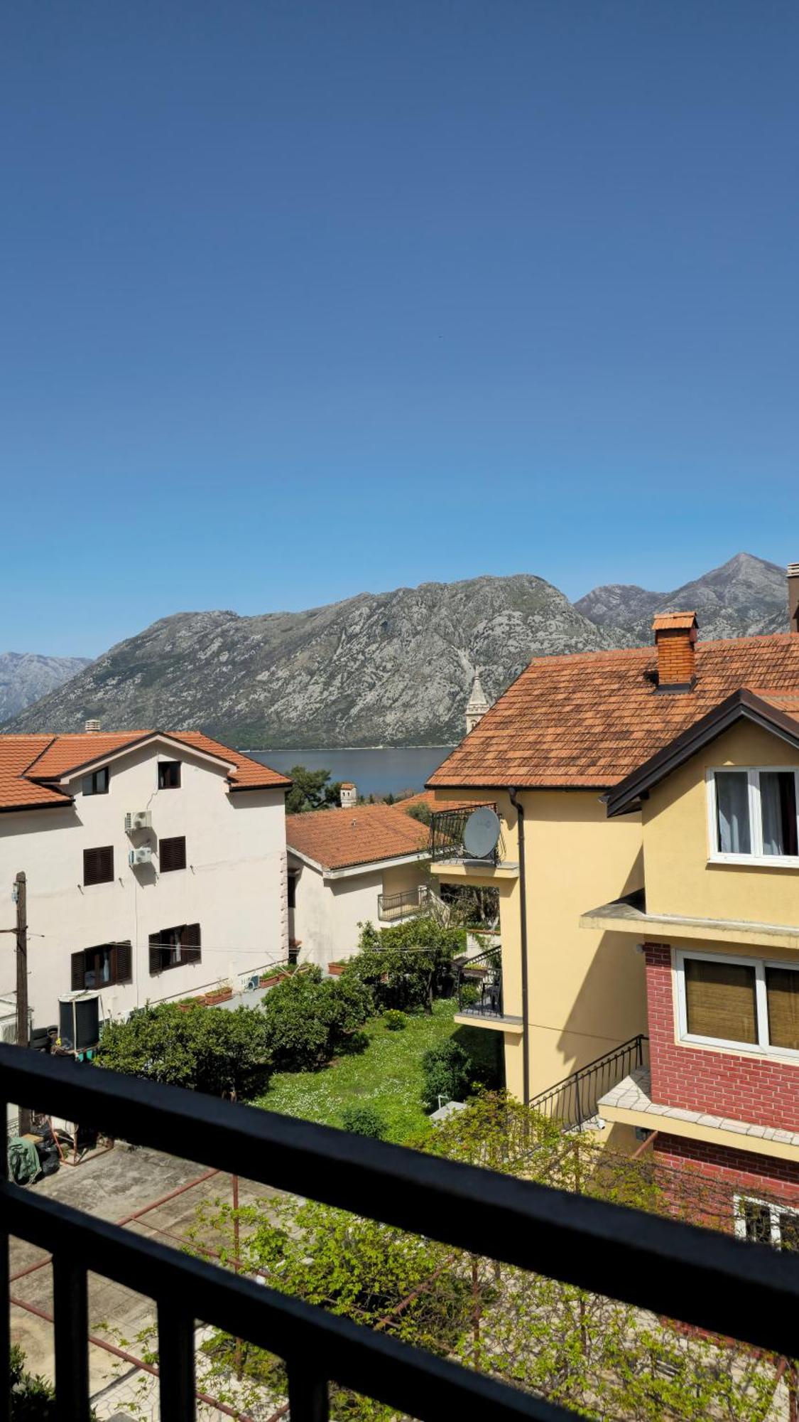 Ferienwohnung Modern Seaside Escape - Stunning Sea View - Private & Stylish Kotor Exterior foto