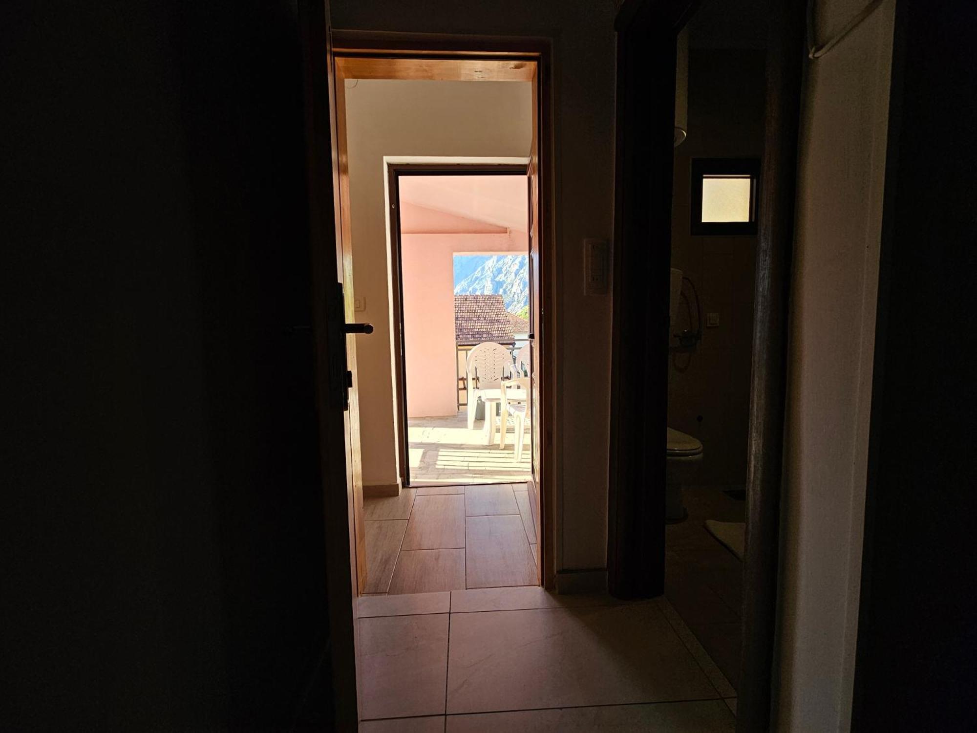 Ferienwohnung Modern Seaside Escape - Stunning Sea View - Private & Stylish Kotor Exterior foto