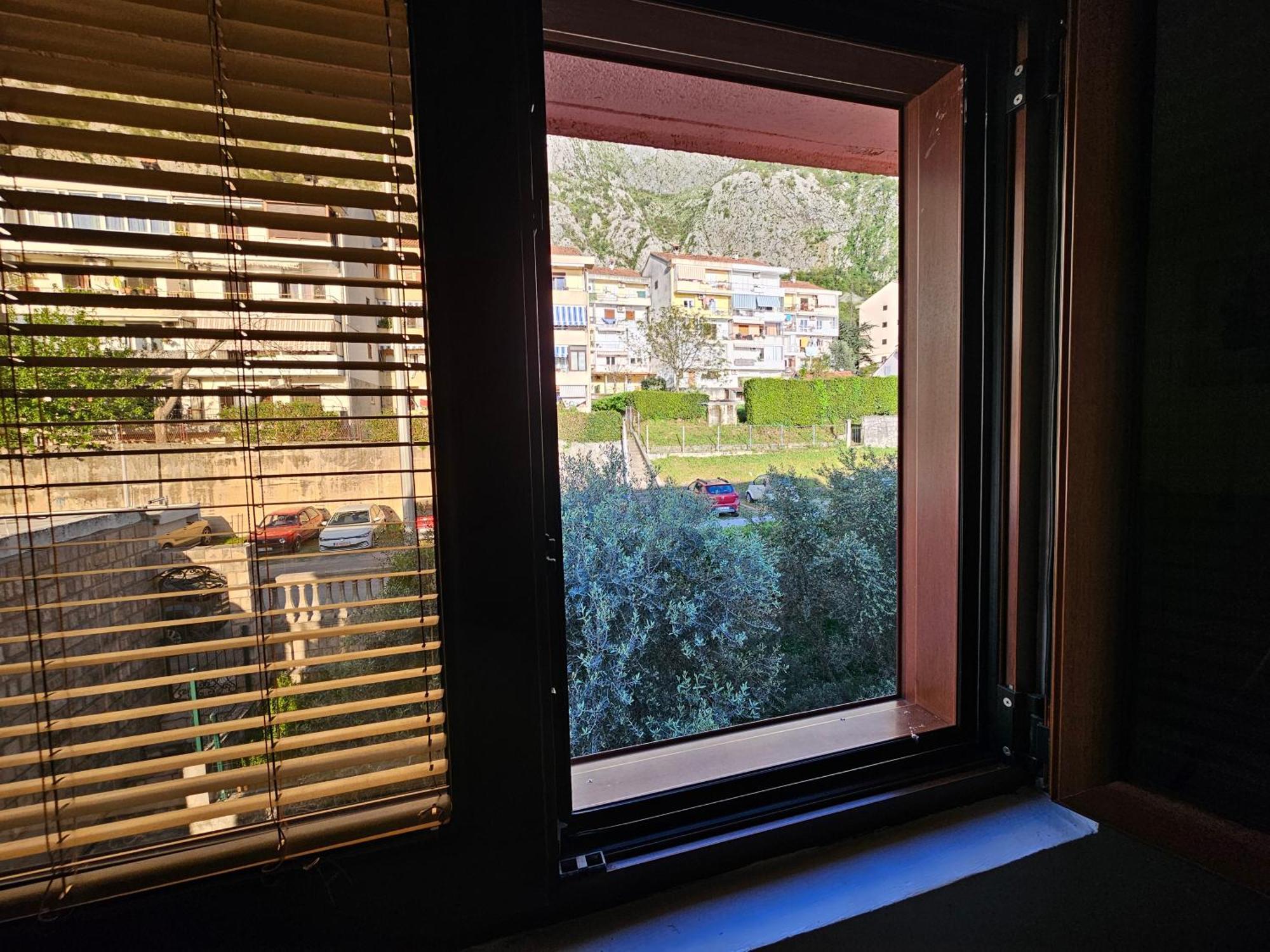 Ferienwohnung Modern Seaside Escape - Stunning Sea View - Private & Stylish Kotor Exterior foto