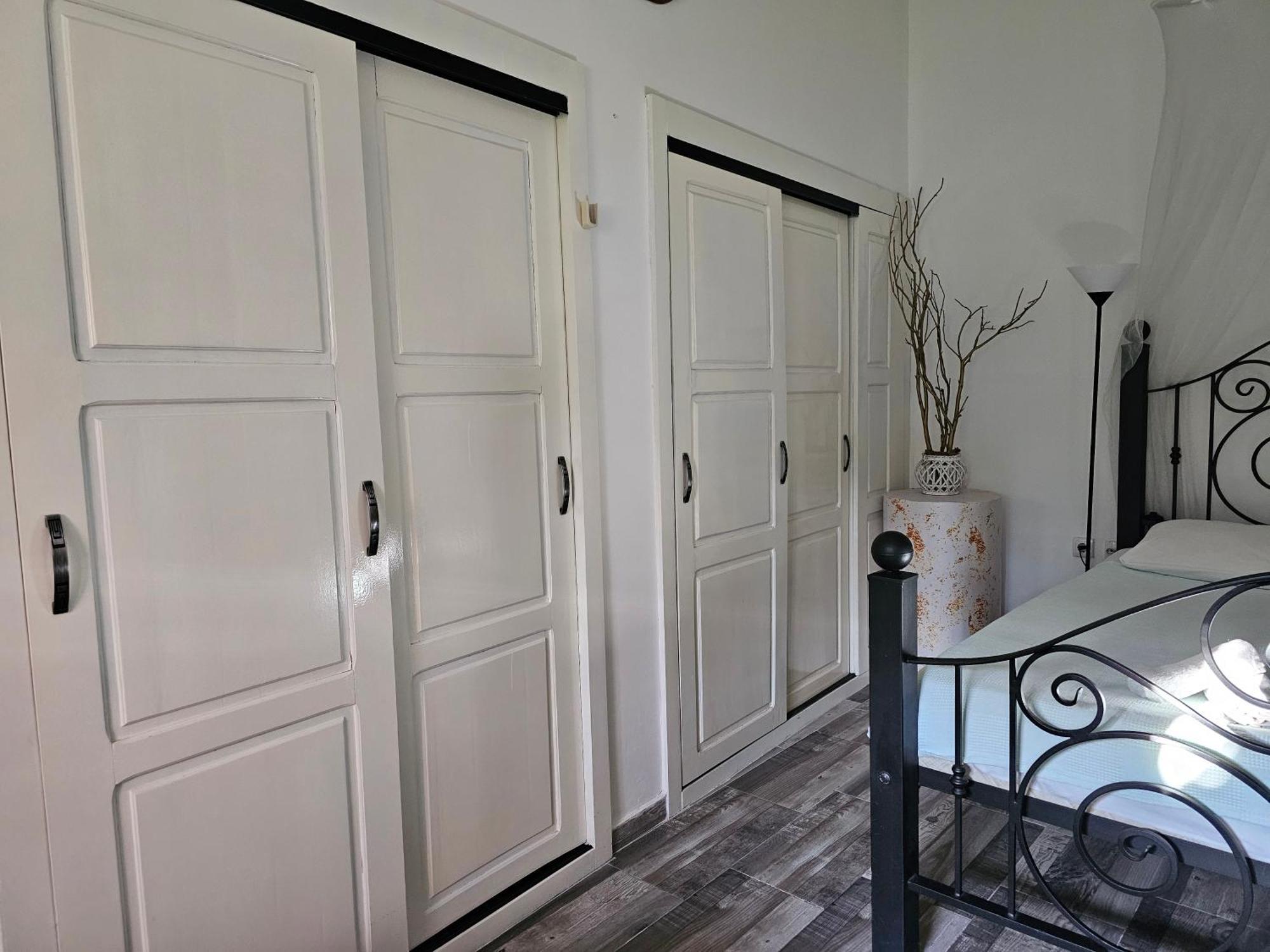 Ferienwohnung Modern Seaside Escape - Stunning Sea View - Private & Stylish Kotor Exterior foto