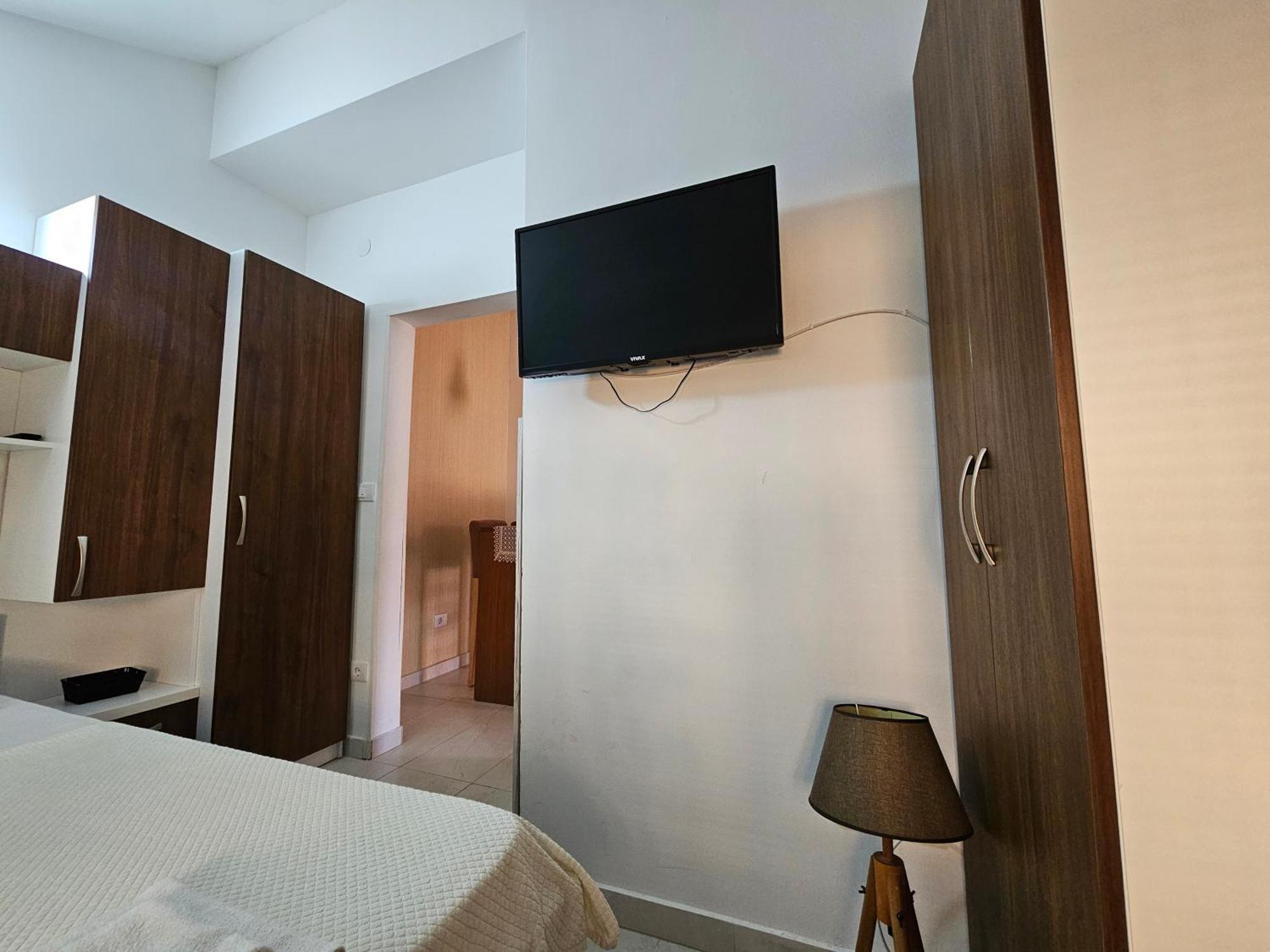 Ferienwohnung Modern Seaside Escape - Stunning Sea View - Private & Stylish Kotor Exterior foto